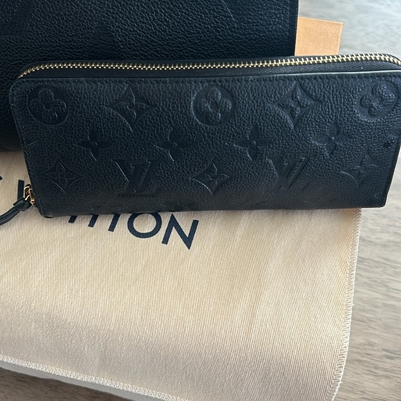 Purse & wallet for sale Louis Vuitton. - Picture 2 of 3